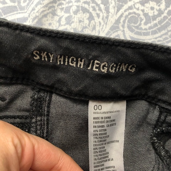 🦋AMERICAN EAGLE SKY HIGH JEGGING🦋 - Picture 2 of 3